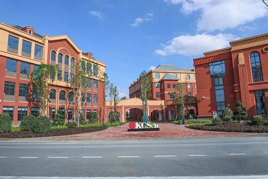 一年25-35W：成都优质民办双语国际学校