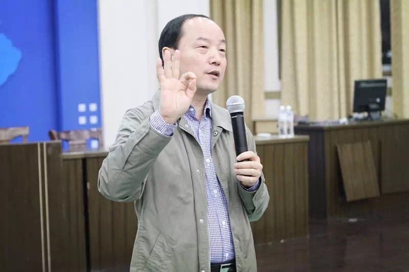 “中国雅思之父”胡敏走进宁波赫威斯肯特学校