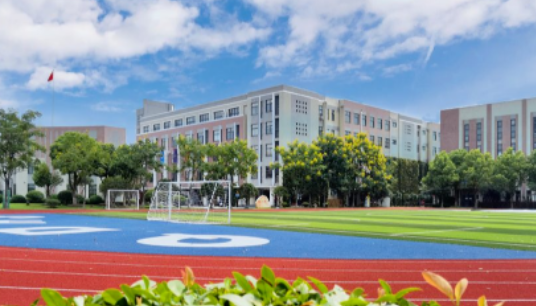 上海七宝德怀特高级中学入学考试科目及开设课程