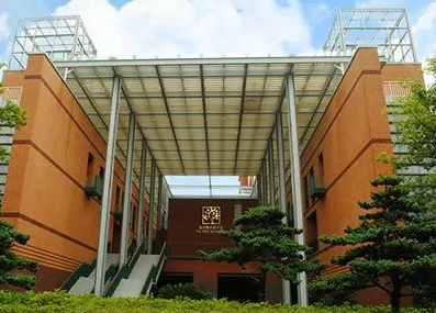 2023年上海民办包玉刚实验学校学费是多少？