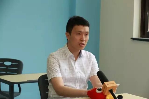 嘉宾介绍