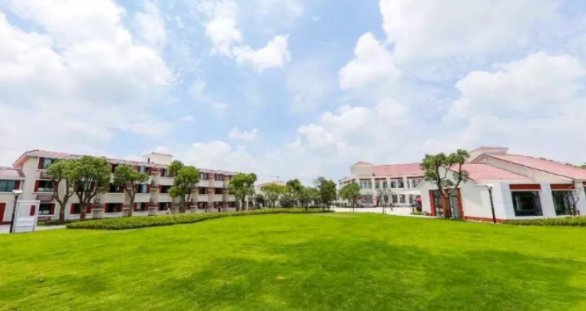 上海宏润博源学校