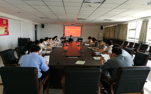 榜样引领 逐步成长——我校召开班主任培训会