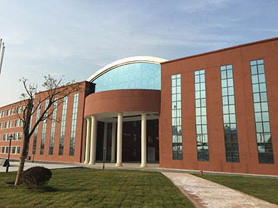 (中加枫华国际学校初中部新教学楼)