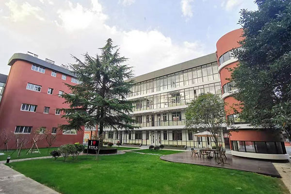 南通崇川外国语学校